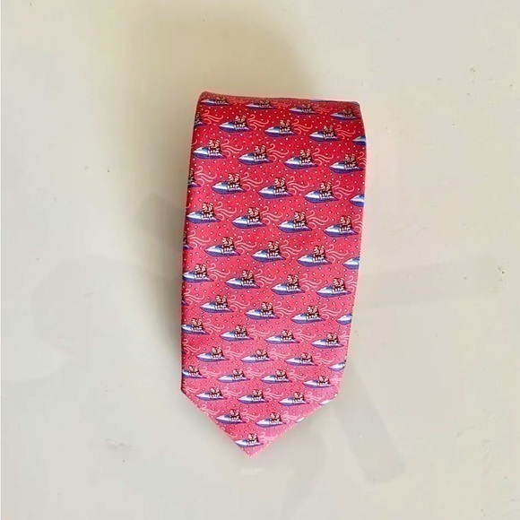 - $85 NWT VINEYARD VINES Men’s Jetskiing Tie Necktie Raspberry Made In USA - Picture 1 of 4